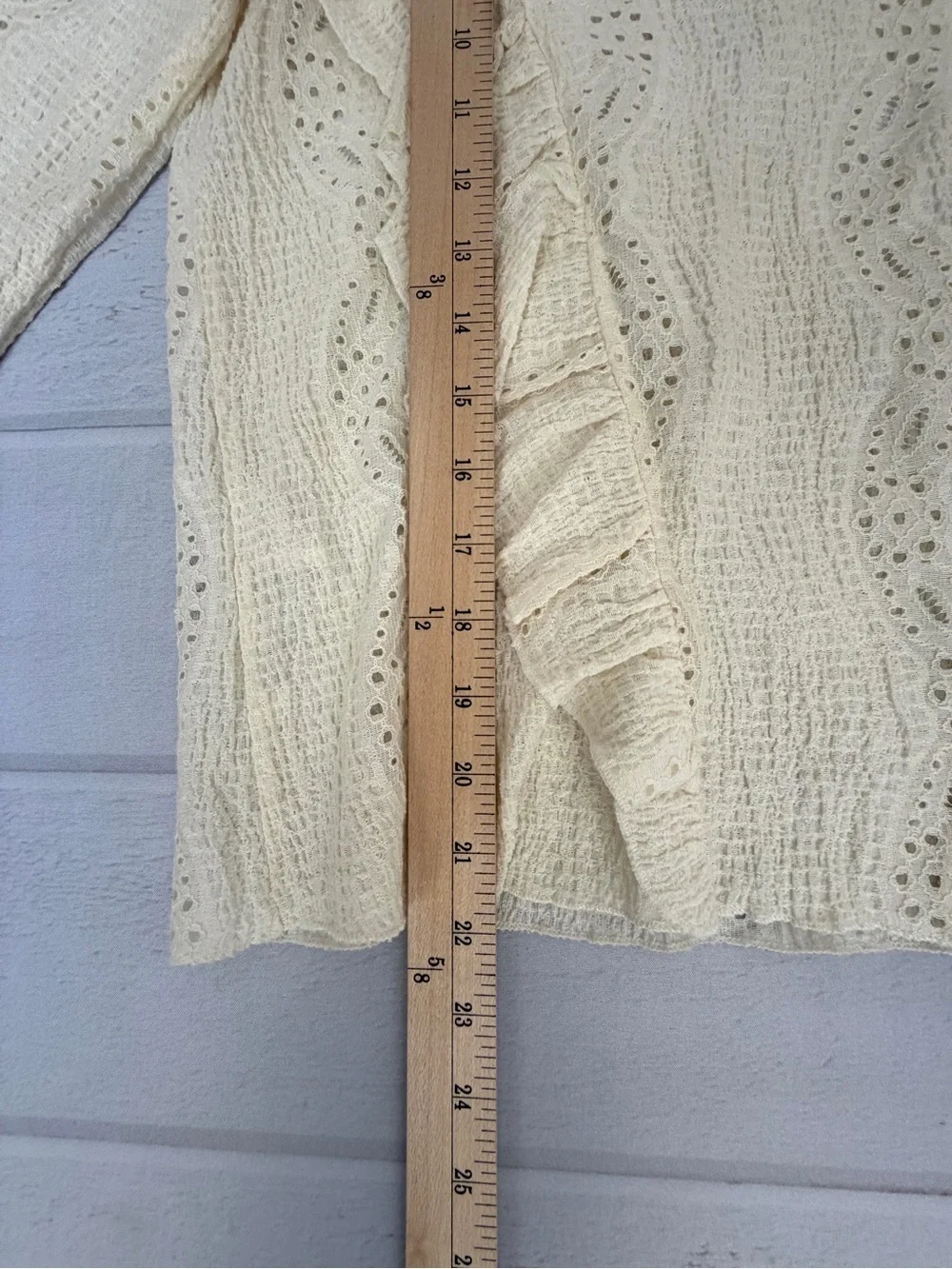 MNG Mango Casual Cream Eyelet Ruffle Blouse Long Sleeve Size XS